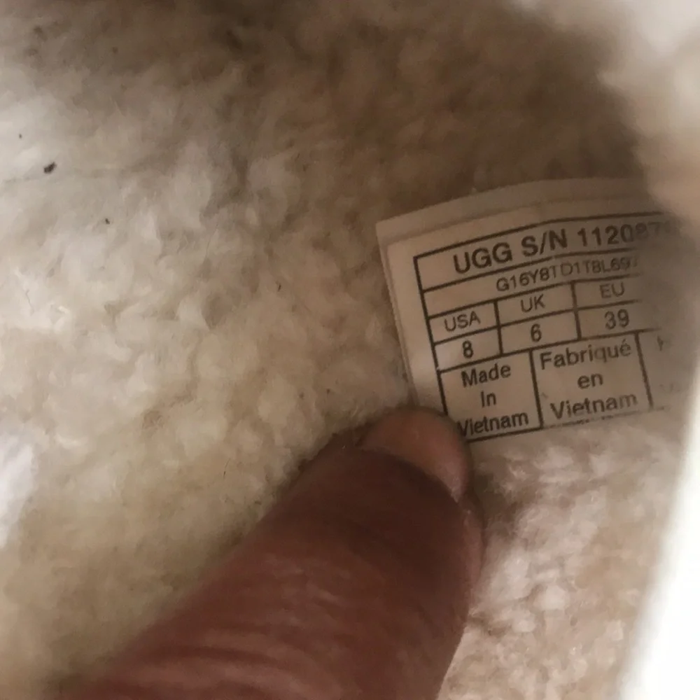 UGG’s - Picture 6 of 6
